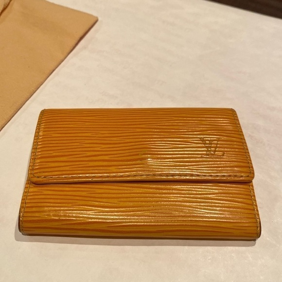 Louis Vuitton Yellow Epi 6 Key Holder #CA0979 - Picture 1 of 11